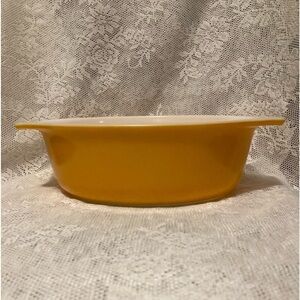 Vintage Pyrex Friendship Casserole #043
1 1/2 qt Orange colour, no lid